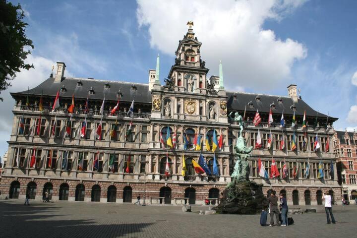 Cozy Apartment In Antwerpen Centraal מראה חיצוני תמונה